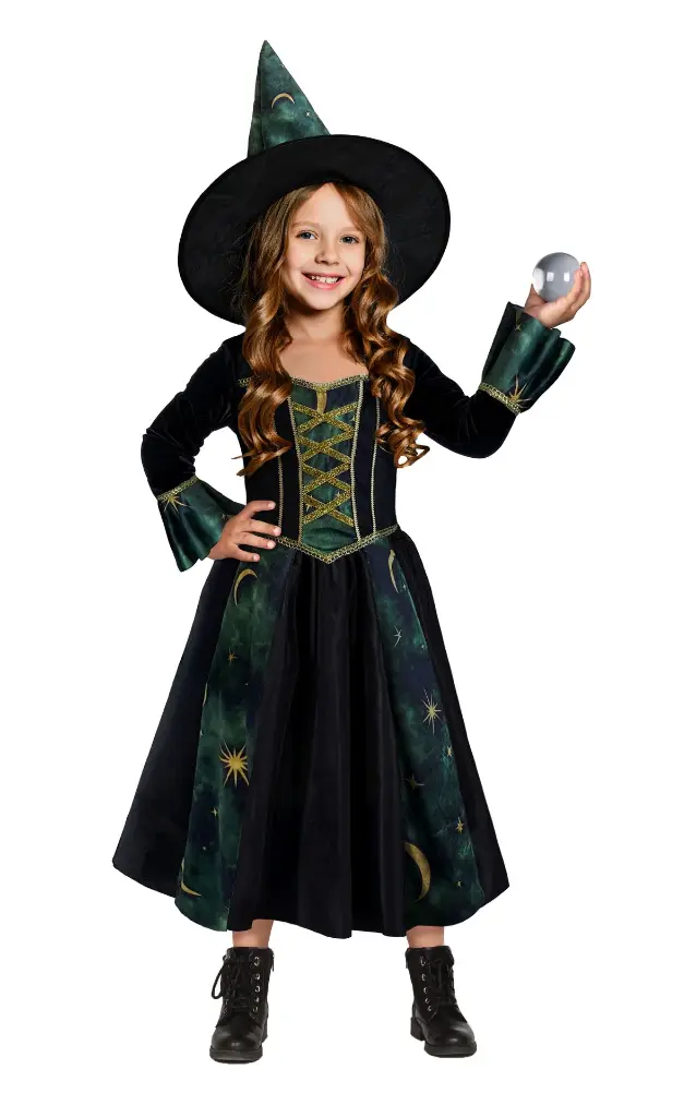 DC46228-Green witch girl.webp