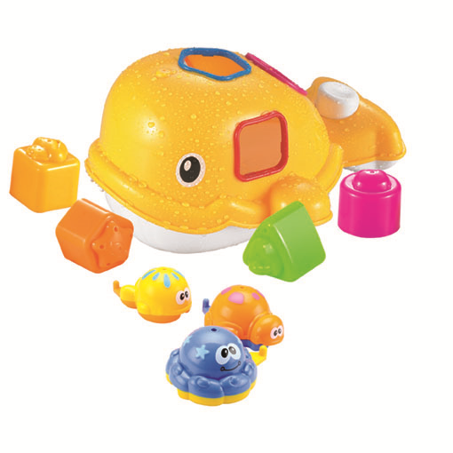 Bath toy set with 1 swimming whale and 7 accessories